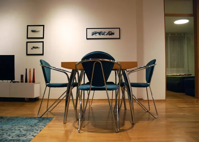 Heart Of The City Apartment